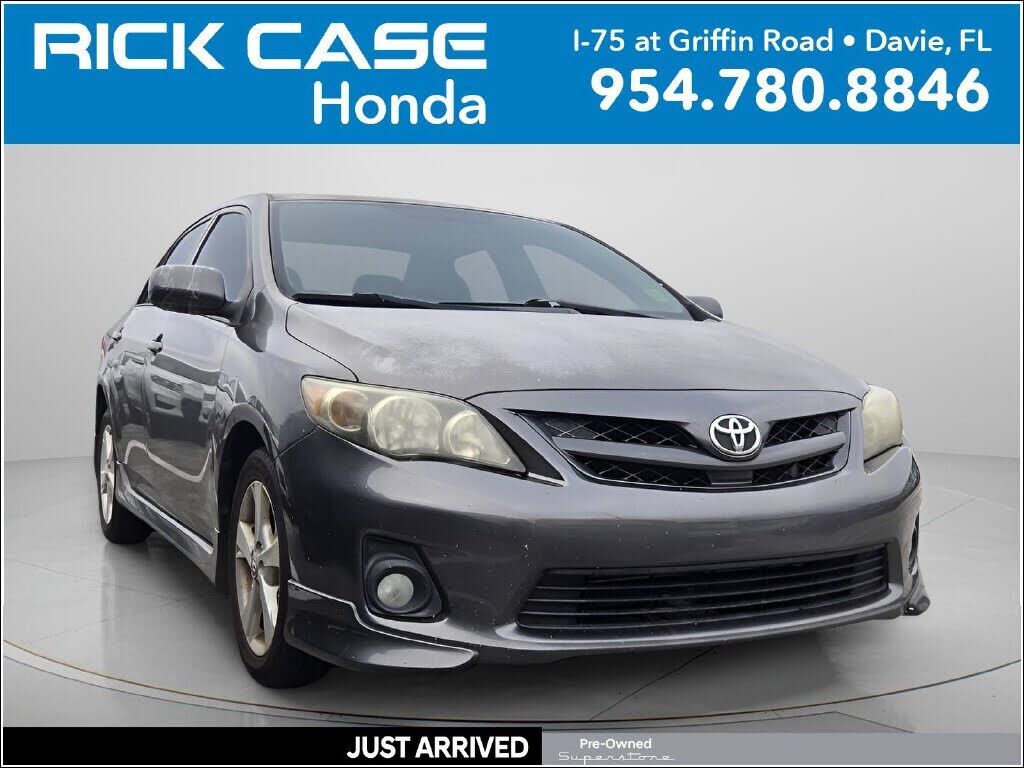 2013 TOYOTA Corolla