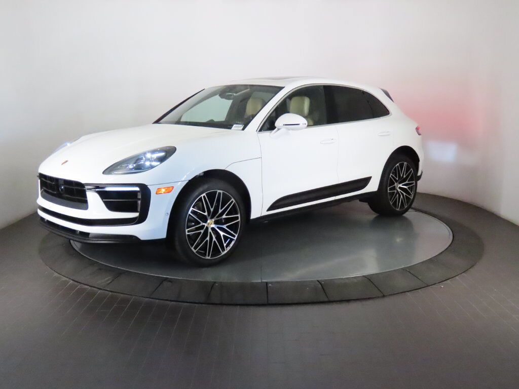 2023 PORSCHE Macan