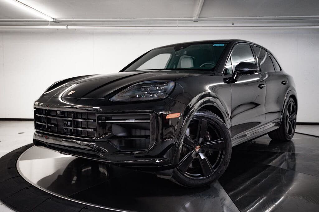 2026 PORSCHE Cayenne
