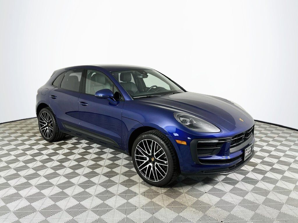 2023 PORSCHE Macan