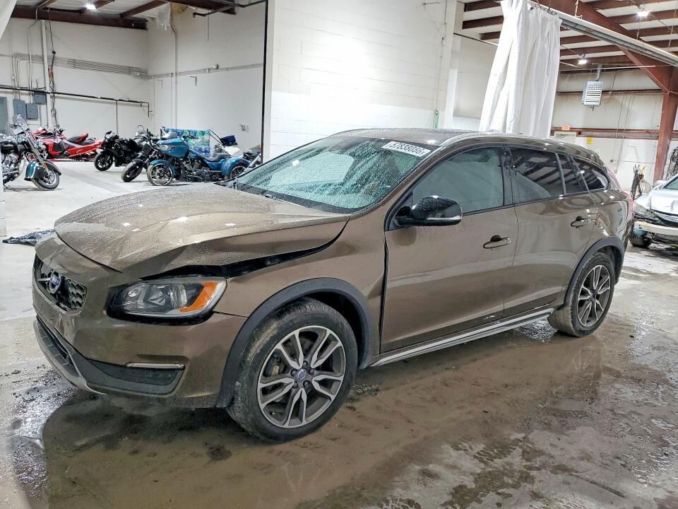 2016 VOLVO V60CC