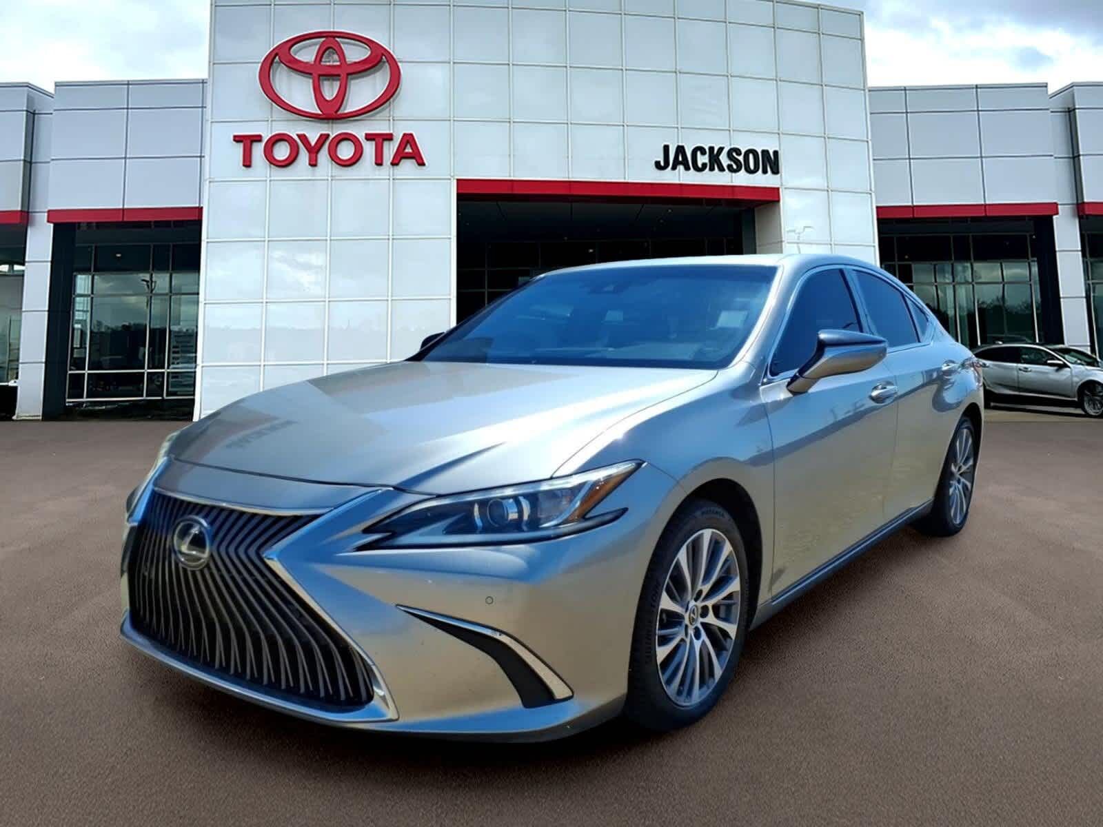 2019 LEXUS ES