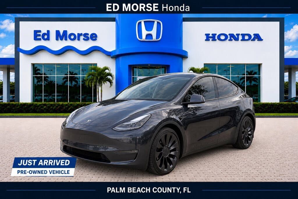 2024 TESLA Model Y