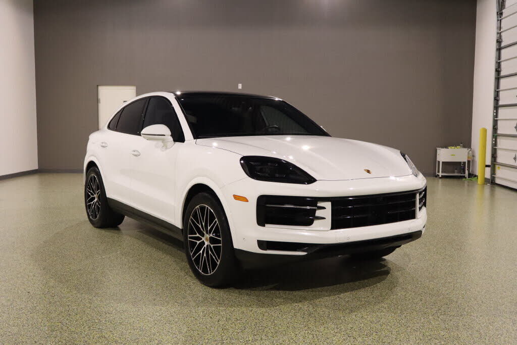 2024 PORSCHE Cayenne