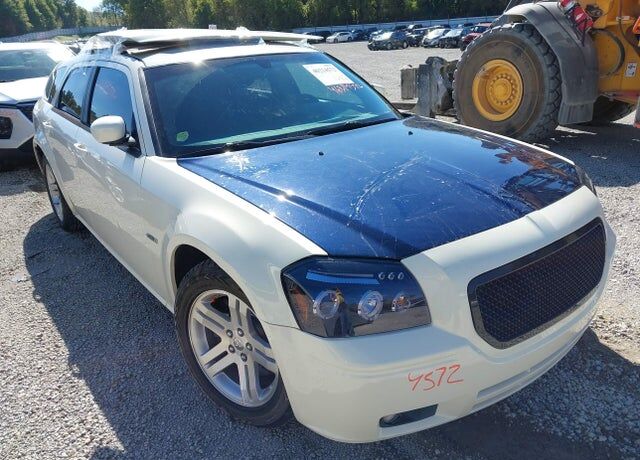 2005 DODGE Magnum