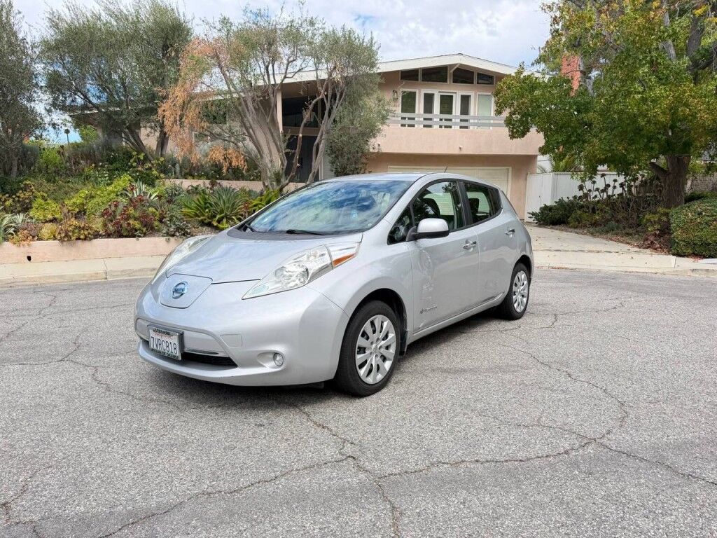 2016 NISSAN Leaf