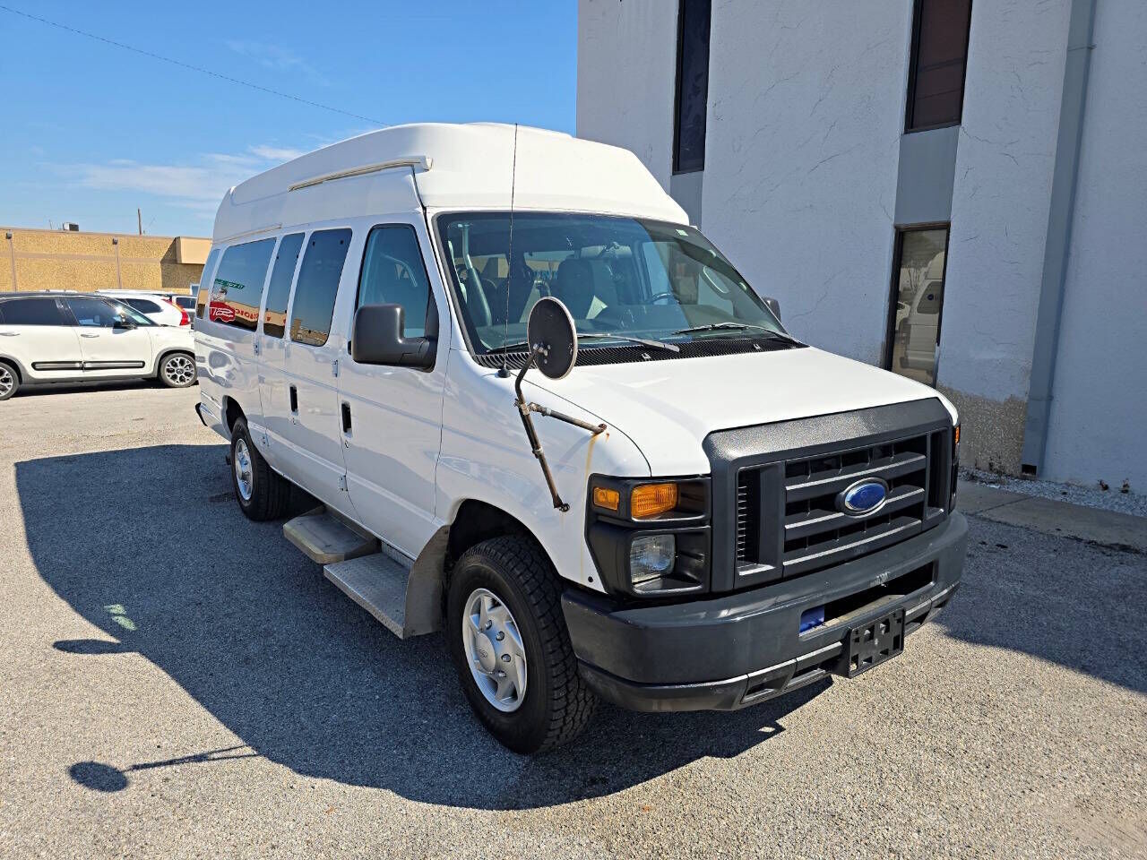 2013 FORD E-350