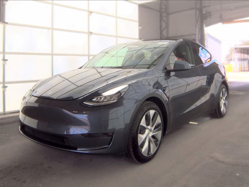 2024 TESLA Model Y