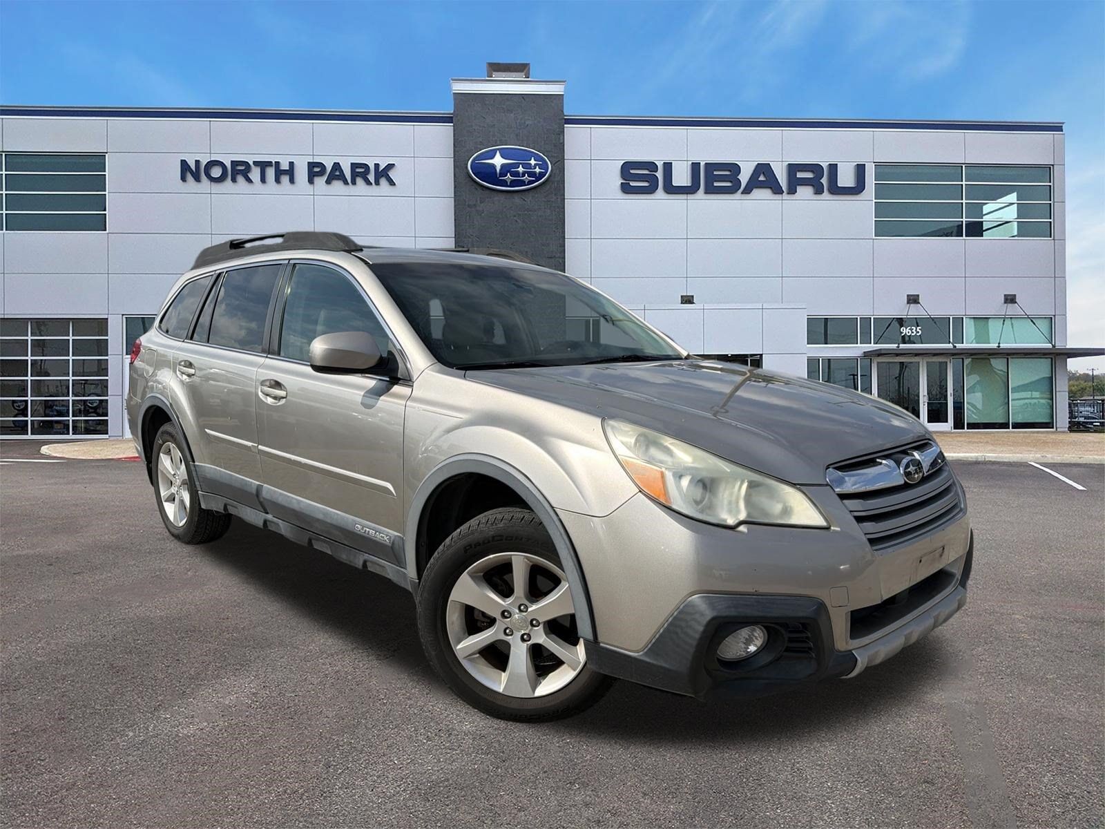 2014 SUBARU Outback