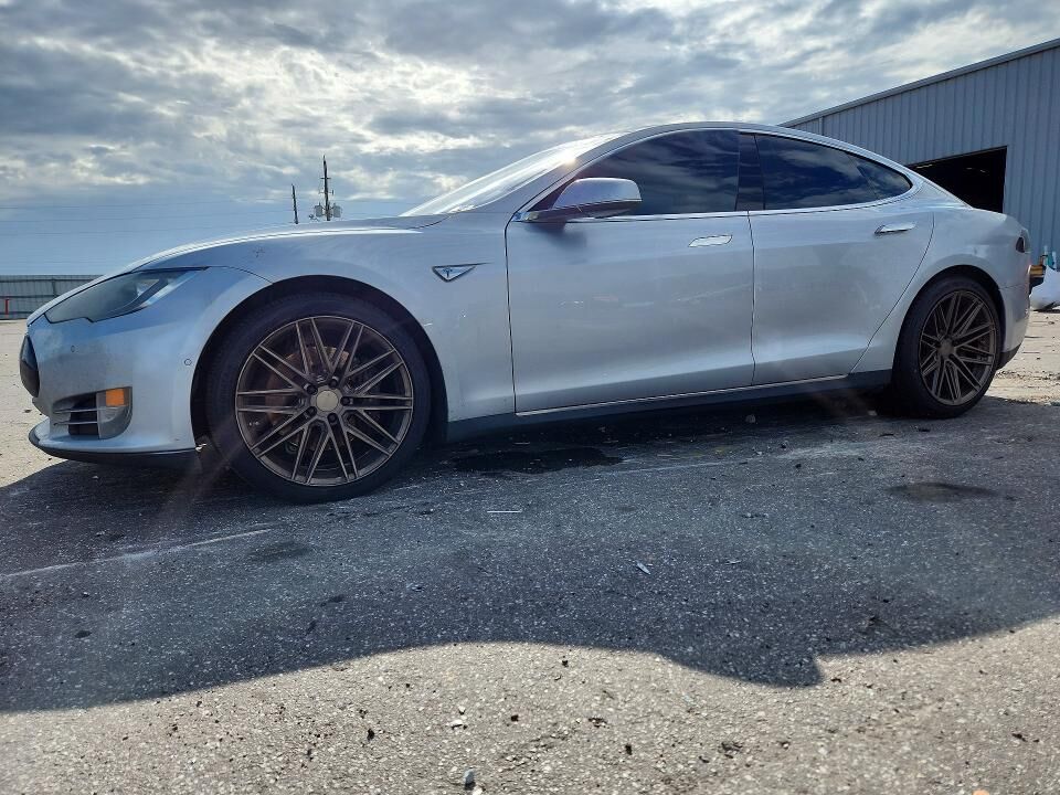 2016 TESLA Model S