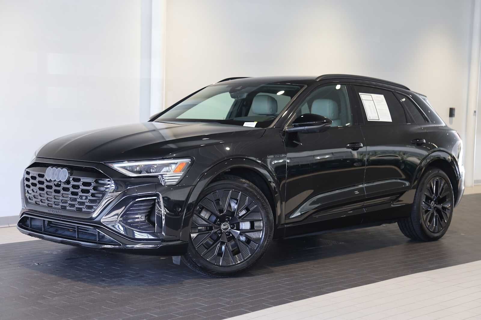 2024 AUDI Q8