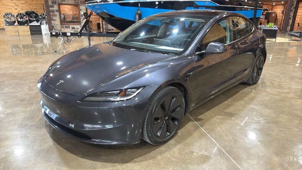 2024 TESLA Model 3