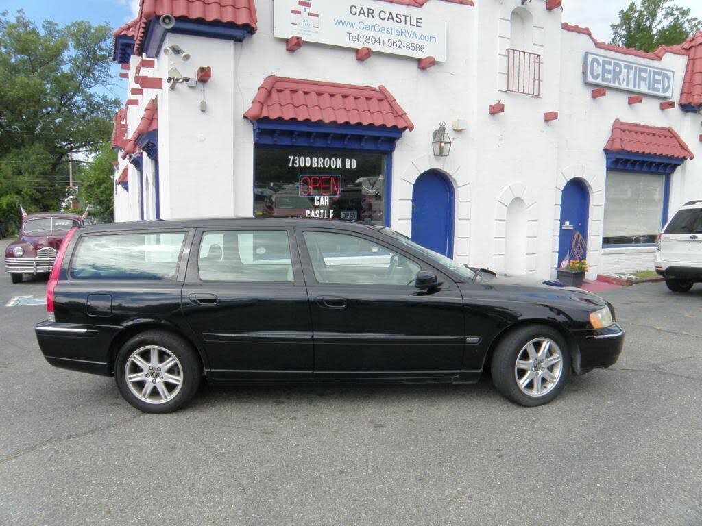 2005 VOLVO V70