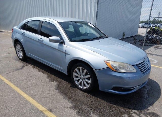 2013 CHRYSLER 200