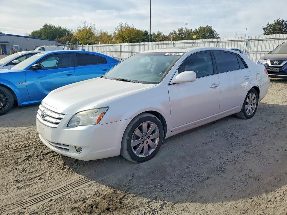 2005 TOYOTA Avalon