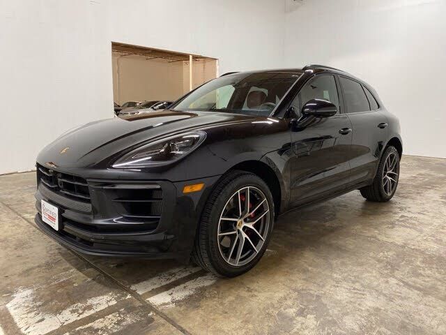 2024 PORSCHE Macan