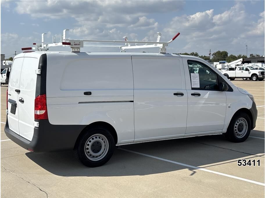 2023 Mercedes-Benz METRIS