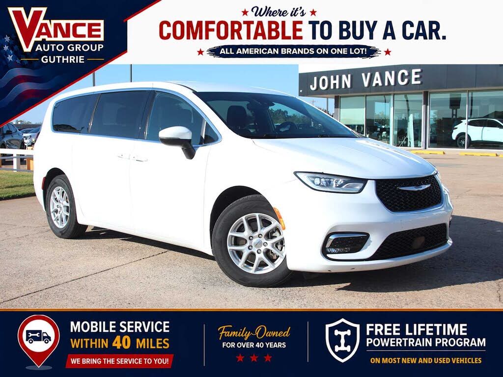 2023 CHRYSLER Pacifica
