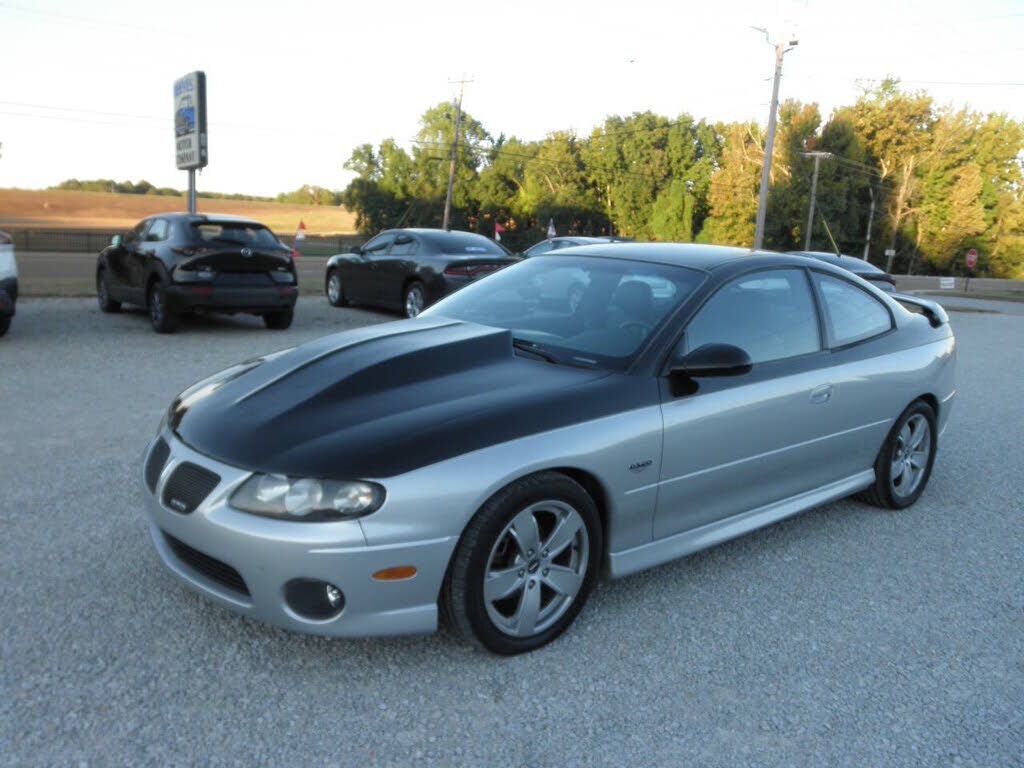 2004 PONTIAC GTO