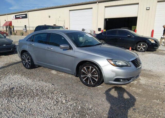 2014 CHRYSLER 200