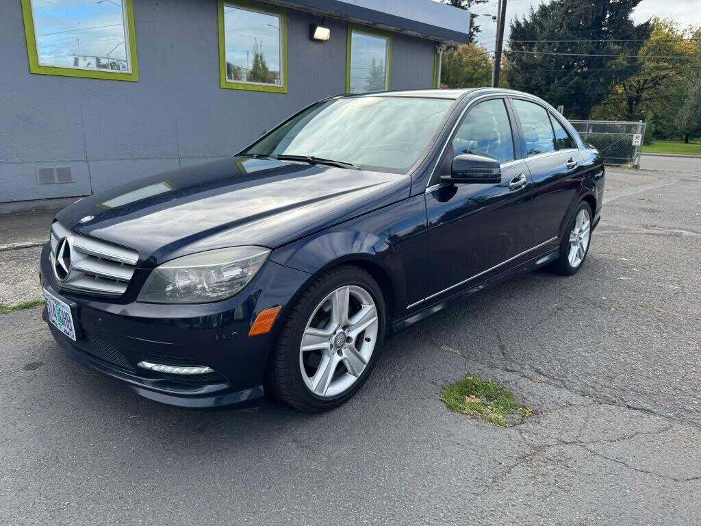 2011 MERCEDES-BENZ C-Class