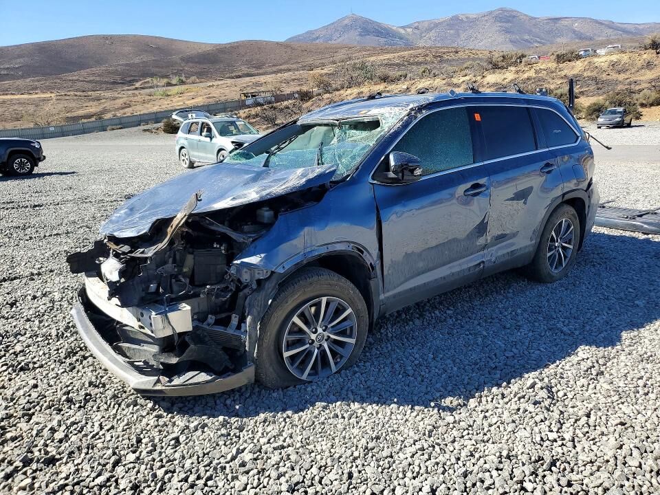 2019 TOYOTA Highlander