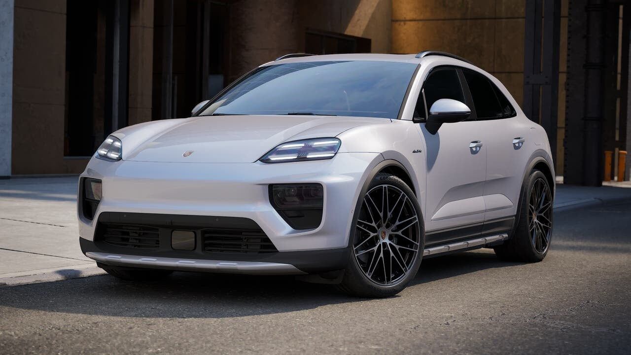 2026 PORSCHE Macan