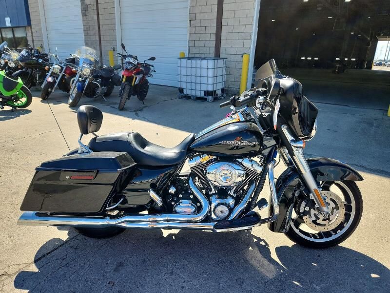 2012 HARLEY DAVIDSON Street Glide 103