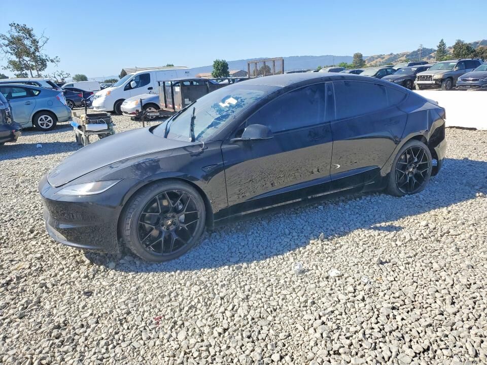 2025 TESLA Model 3