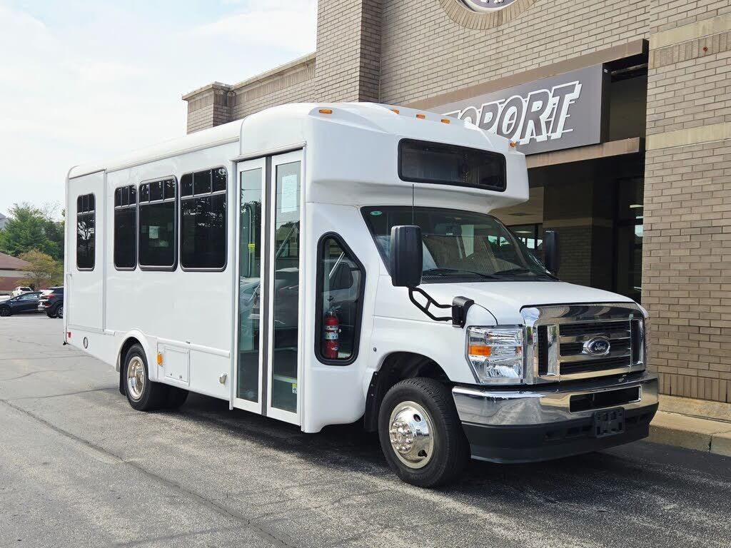 2025 FORD E-450