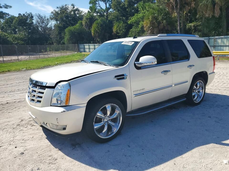 2010 CADILLAC Escalade