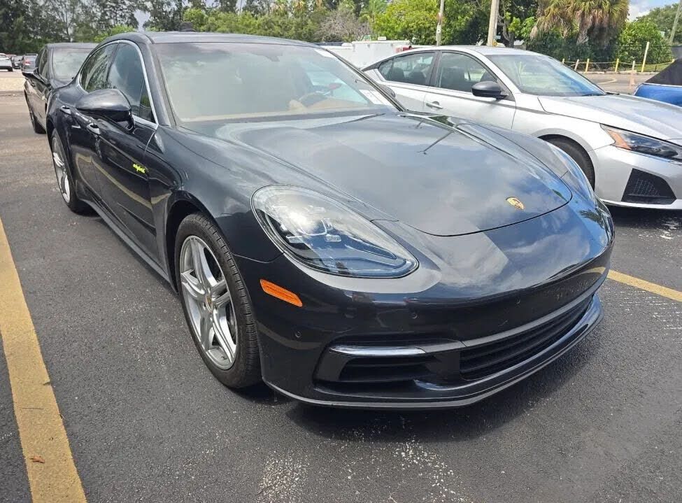 2020 PORSCHE Panamera