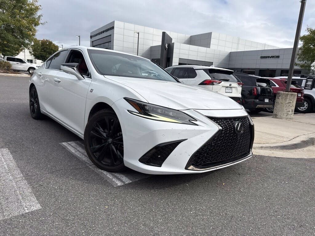 2024 LEXUS ES