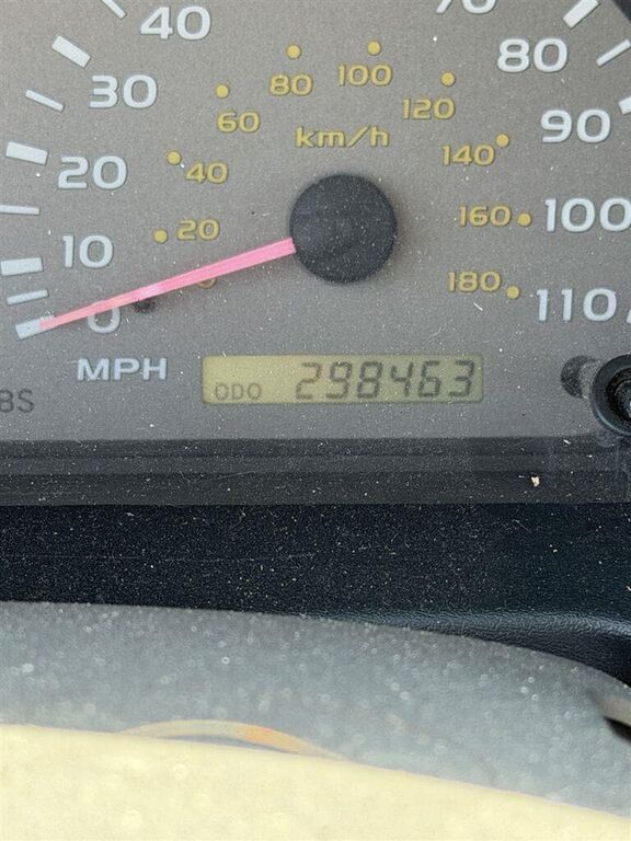 2002 TOYOTA Sequoia