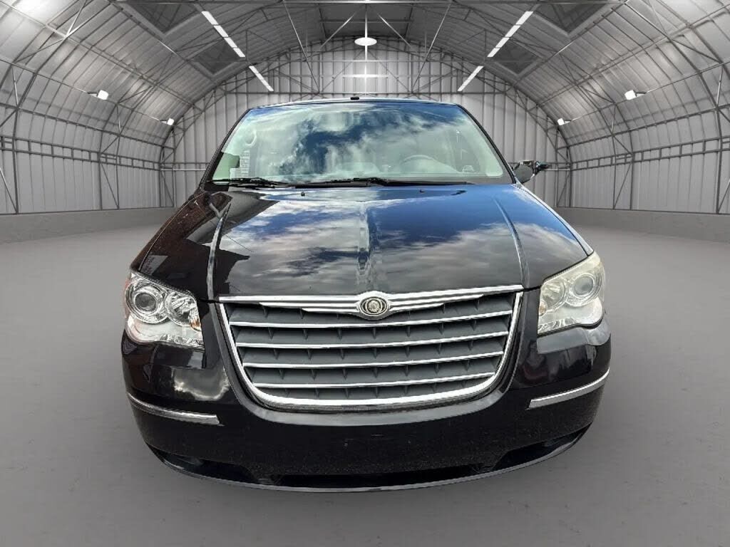 2010 CHRYSLER Town and Country