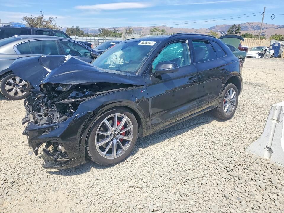 2024 AUDI Q5 e