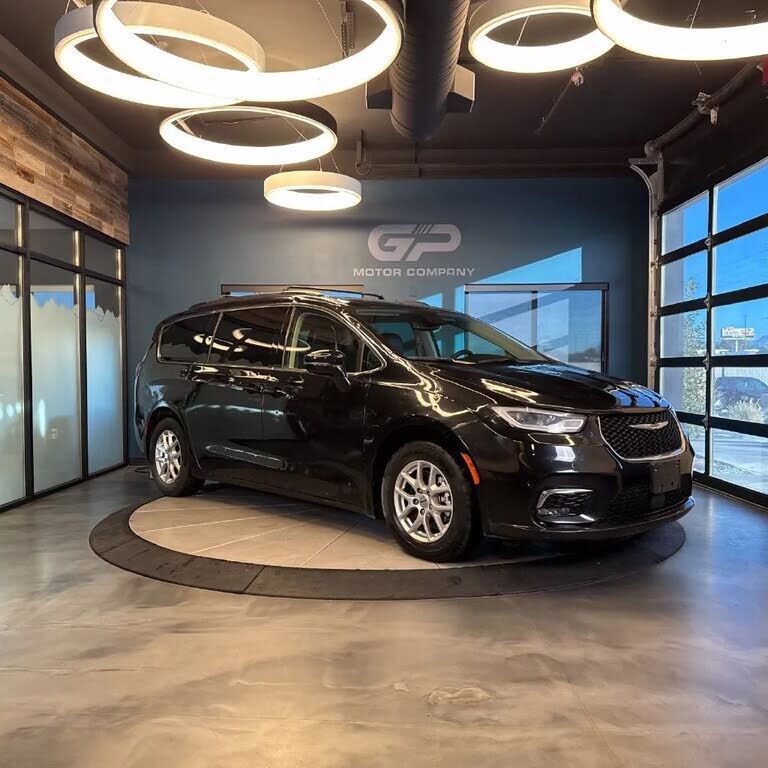 2022 CHRYSLER Pacifica