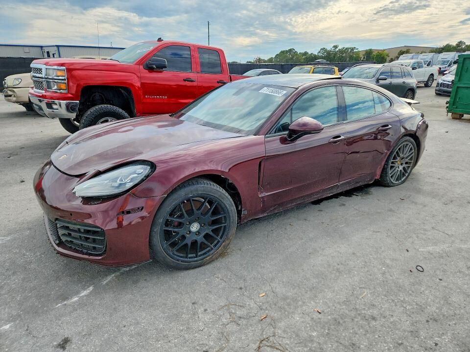 2018 PORSCHE Panamera
