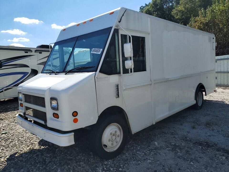2002 FREIGHTLINER MT 45 Chassis