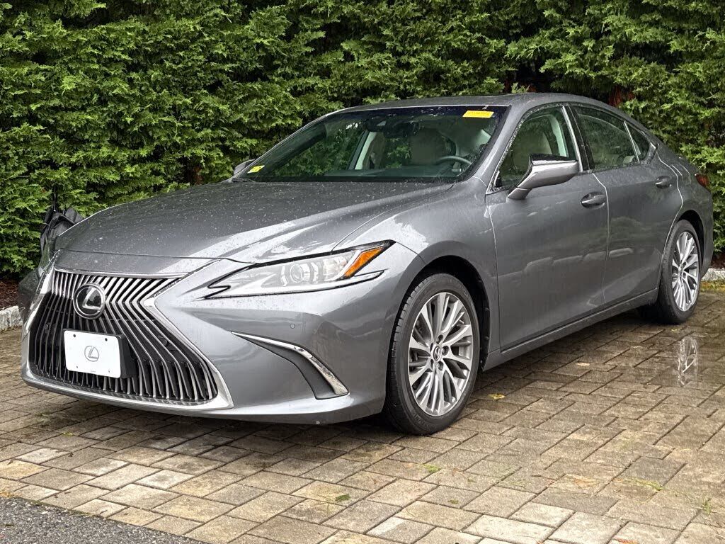 2020 LEXUS ES