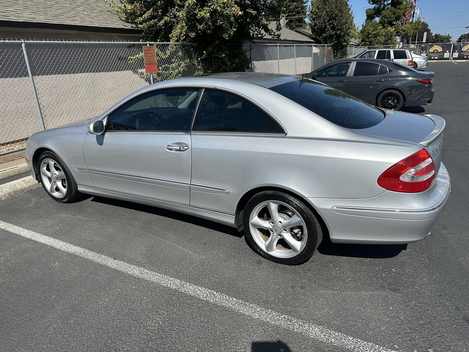 2004 Mercedes-Benz CLK-Class