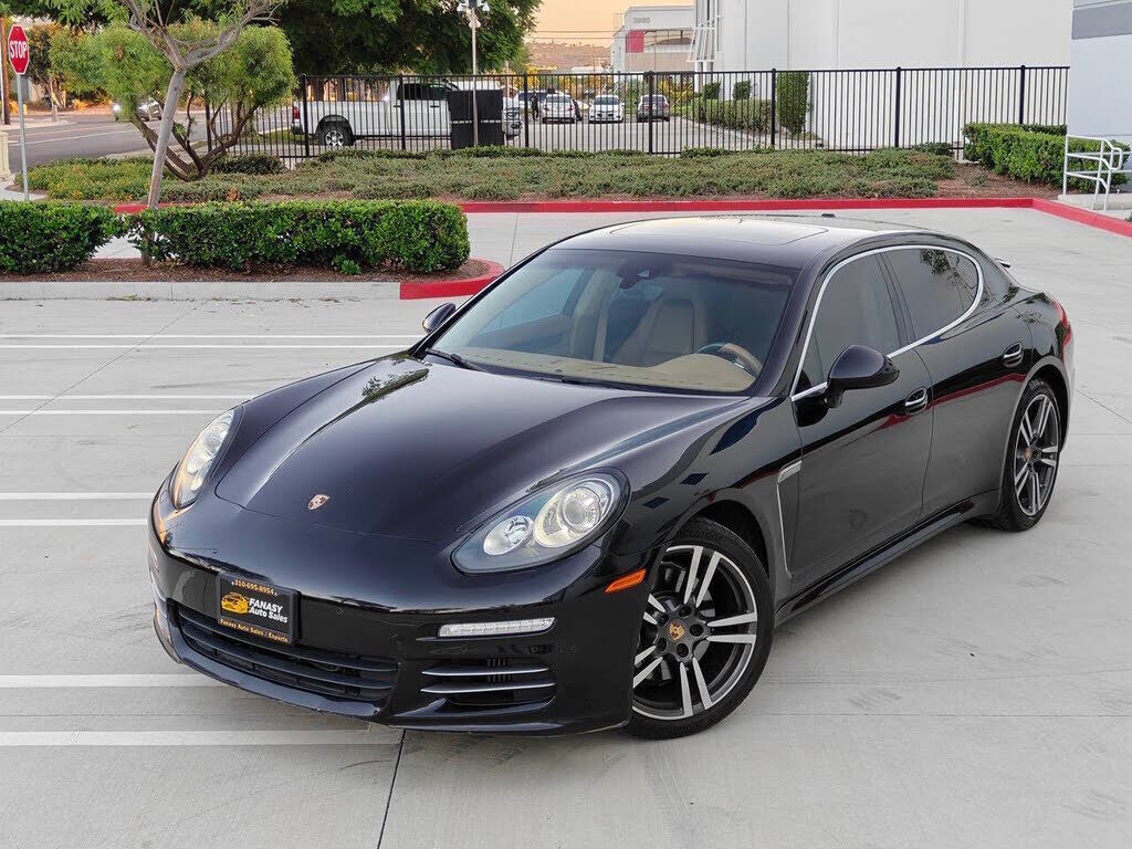 2014 PORSCHE Panamera