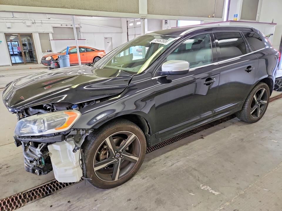 2015 VOLVO XC60