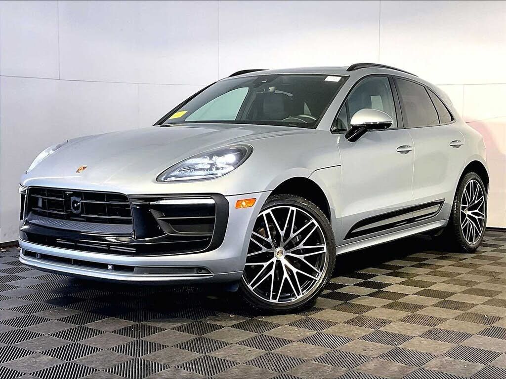 2023 PORSCHE Macan