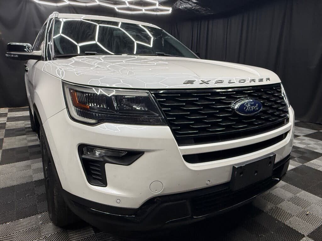 2018 FORD Explorer