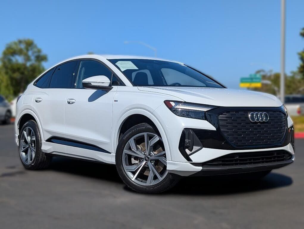 2023 AUDI Q4