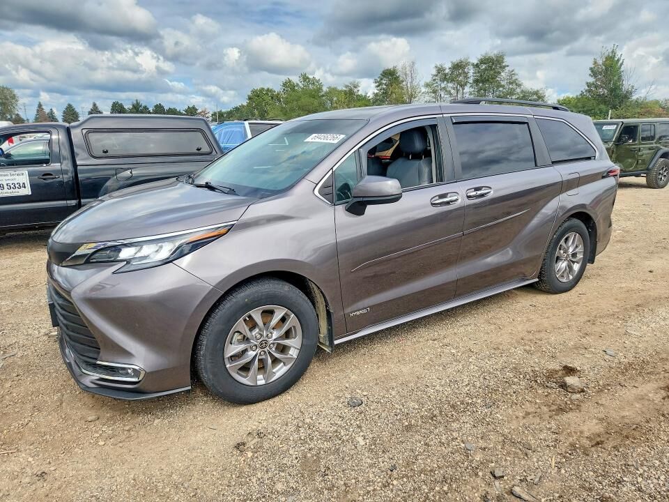 2021 TOYOTA Sienna