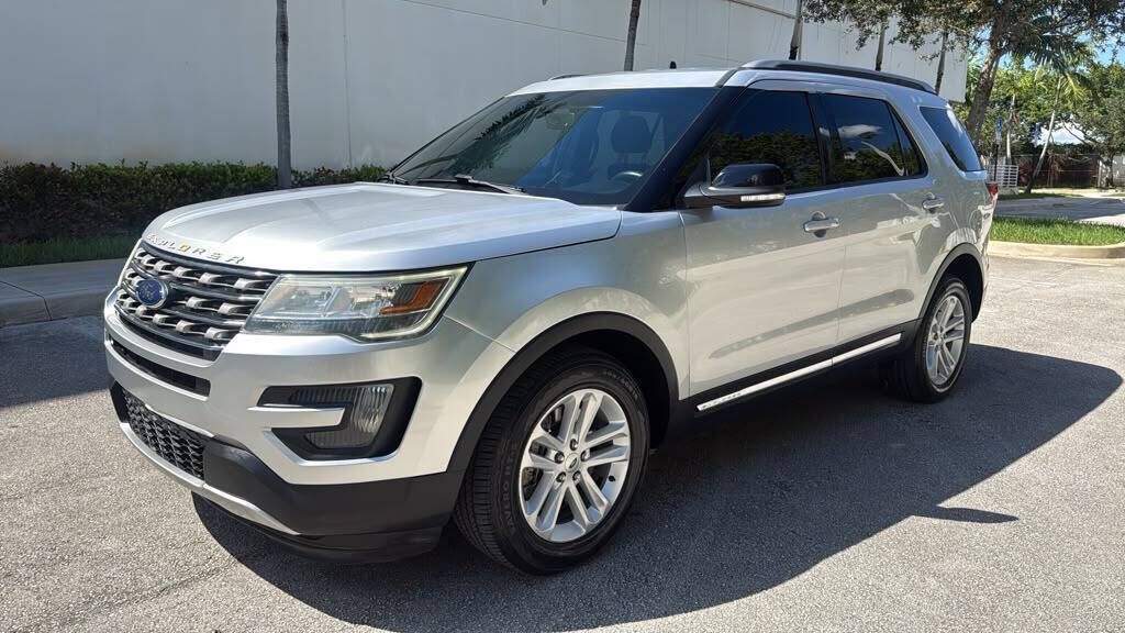 2016 FORD Explorer