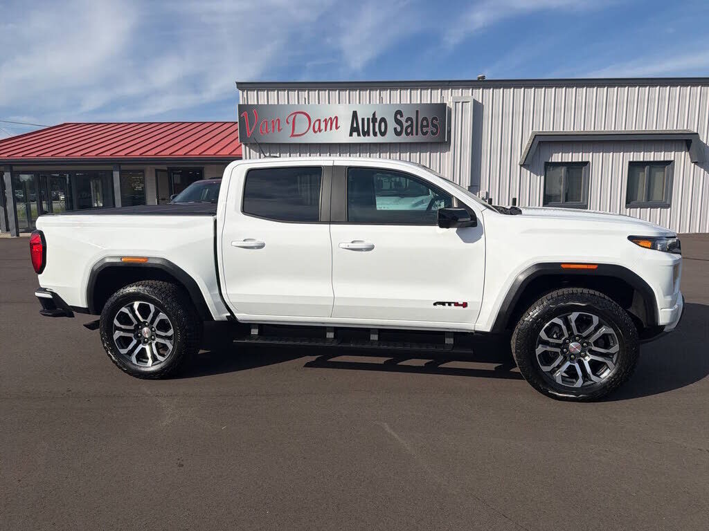2024 GMC Canyon