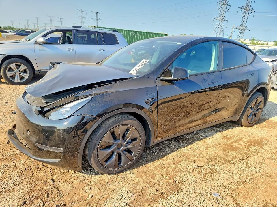 2024 TESLA Model Y